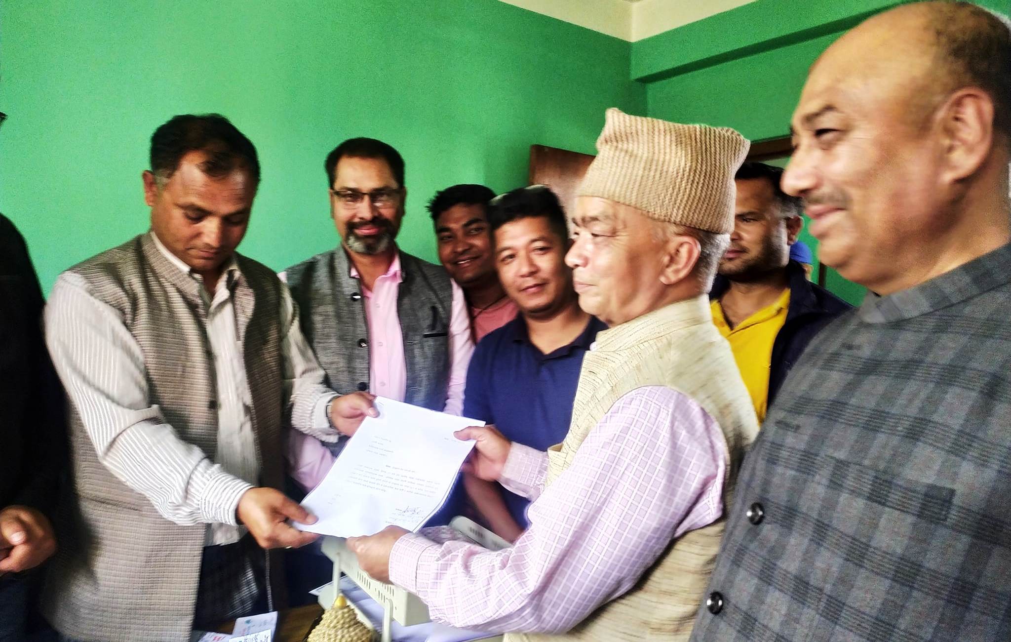 नगरप्रमुखमा क्षेत्रीय सभापति कार्कीसहित १० जना आकांक्षी