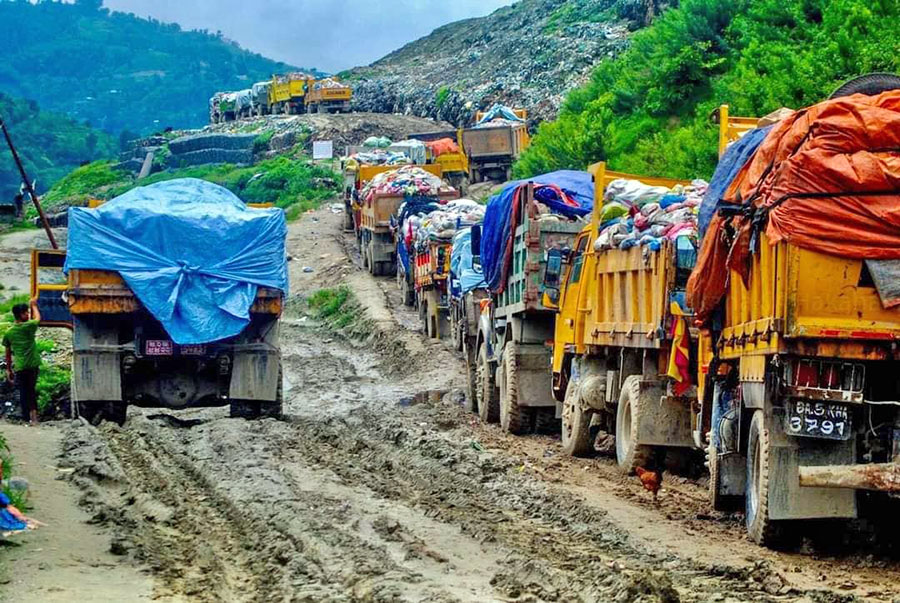 बन्चरेडाँडामा काठमाडौंको फोहोर लैजान  आज पनि स्थानीयको अवरोध
