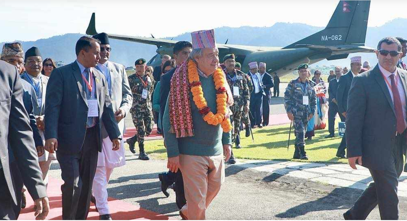 पोखरा पुगे महासचिव गुटेरेस, नेपाली ढाकाटोपीले स्वागत