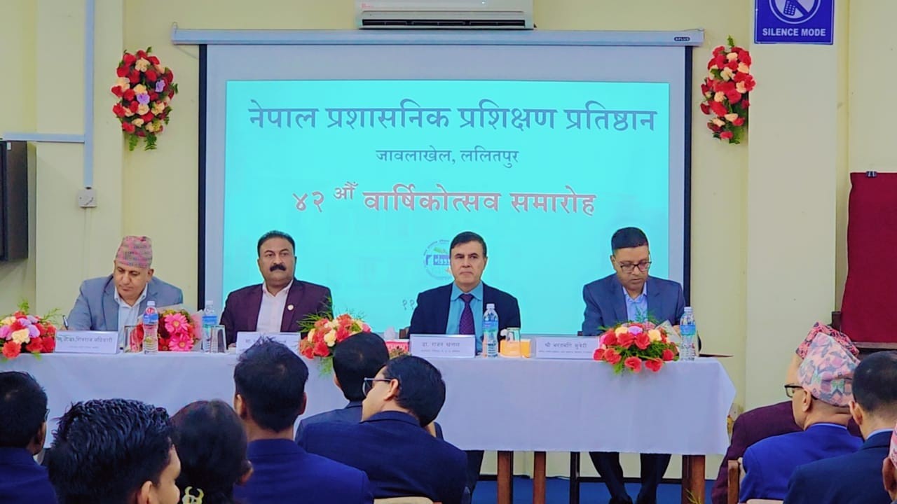 सङ्घीयतालाई सुदृढ गर्न तीनवटै तहका कर्मचारी तथा जनप्रतिनिधिहरूले आफ्नो सोच र व्यवहारमा सुधार ल्याउनुपर्छ : मन्त्री गुप्ता