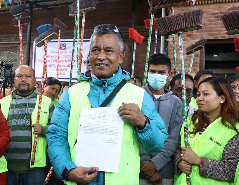 सरसफाइ अभियन्ता महर्जनले दिए कीर्तिपुरको मेयरमा स्वतन्त्र उम्मेदवारी