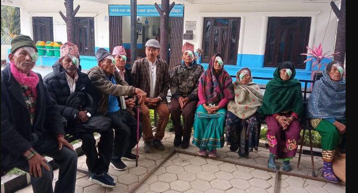 पालिकाको सहयोगमा आँखा उपचार