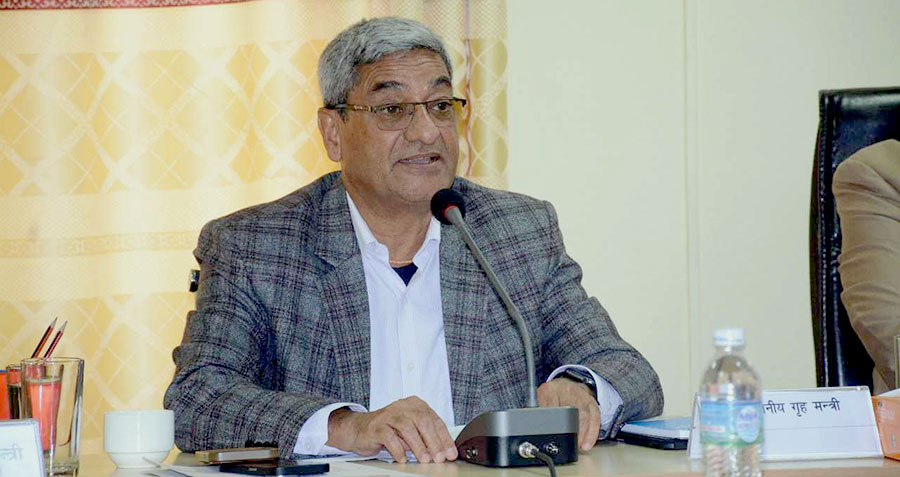 कर्मचारीमाथि अनुसन्धान सुरु हुँदा मन्त्रीले राजीनामा दिनुपर्ने होःरमेश लेखकको प्रश्न