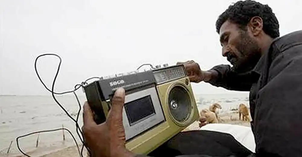 पाकिस्तानी एफएम रेडियोमा भारतीय गीतको प्रसारणमा रोक