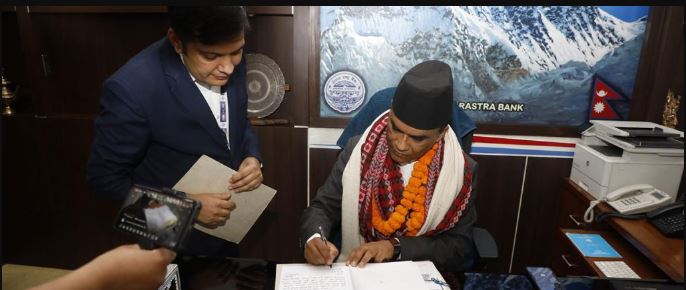 पदभारपछि पाँच सय र एक हजारको नयाँ नोट छपाई गर्ने गभर्नर पौडेलको पहिलो निर्णय