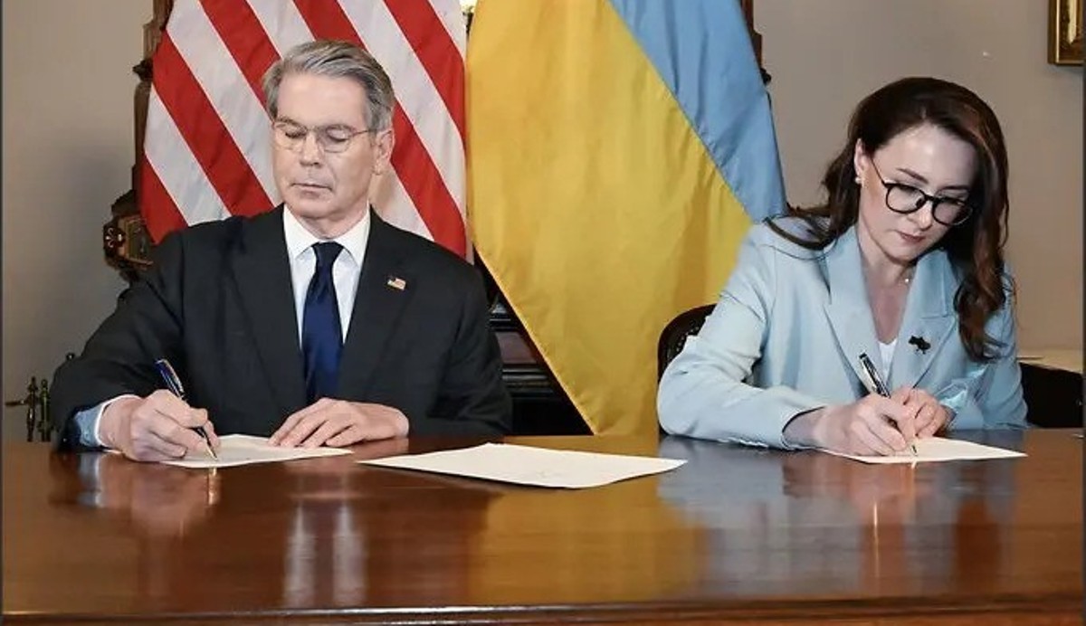 अमेरिकाद्वारा युक्रेनसँग खनिज सम्झौतामा हस्ताक्षर