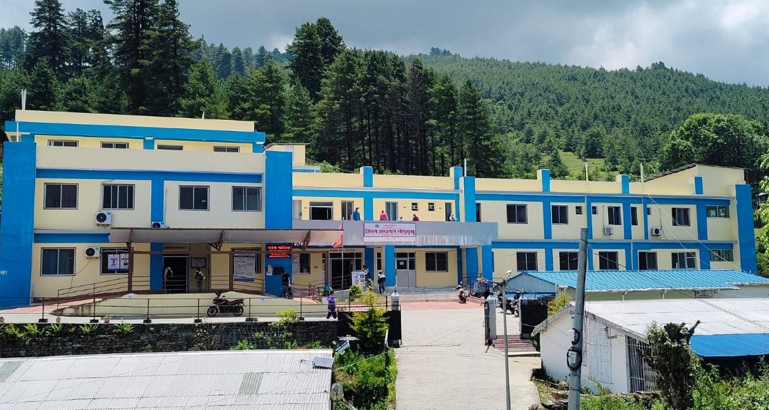 फाप्लु अस्पतालमा बिरामीको चापले सेवामा प्रभावित