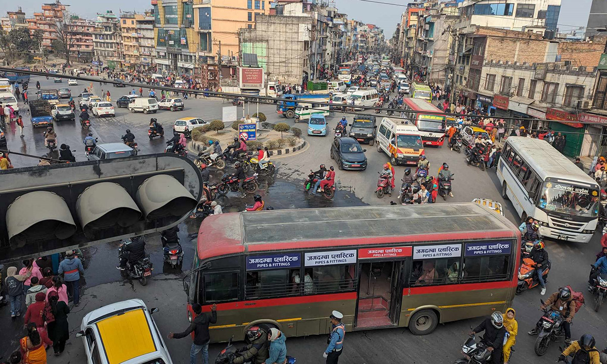 तीन वर्षको सवारीसाधन कर तिरे छुट