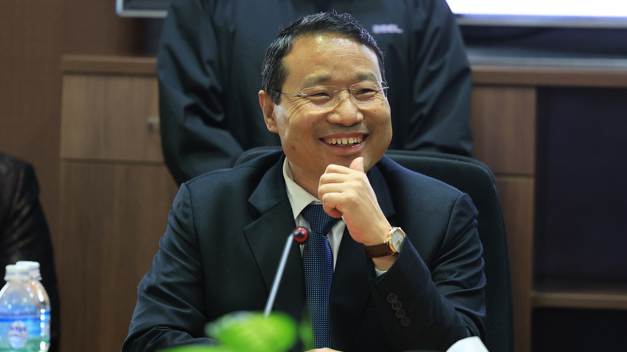 विगतका काम देखाएर मत माग्दै वर्षमान पुन, रोल्पामा फरक चुनावी अभ्यास